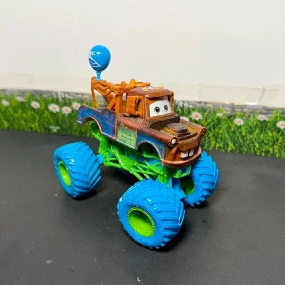 Disney Pixar Cars Custom Monster Truck Balloon Mater 1:64 Blue Green